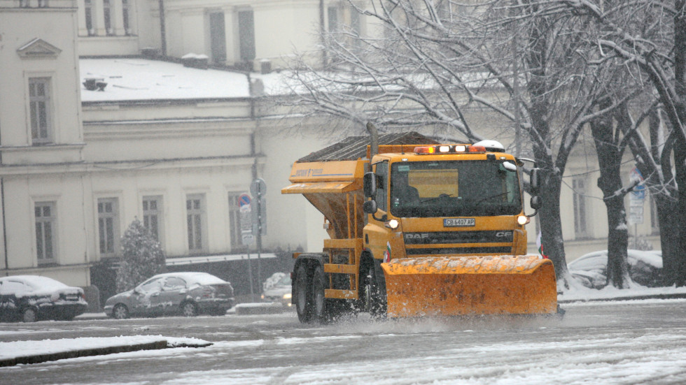 234 снегорина ще чистят София през зимата