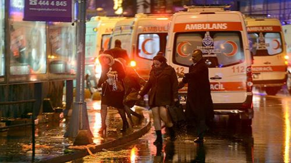 Стрелба в нощен клуб в Истанбул, най-малко 35 жертви