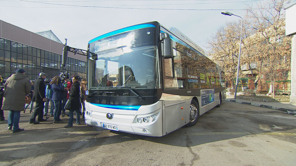 Електробус ще се движи тестово в София
