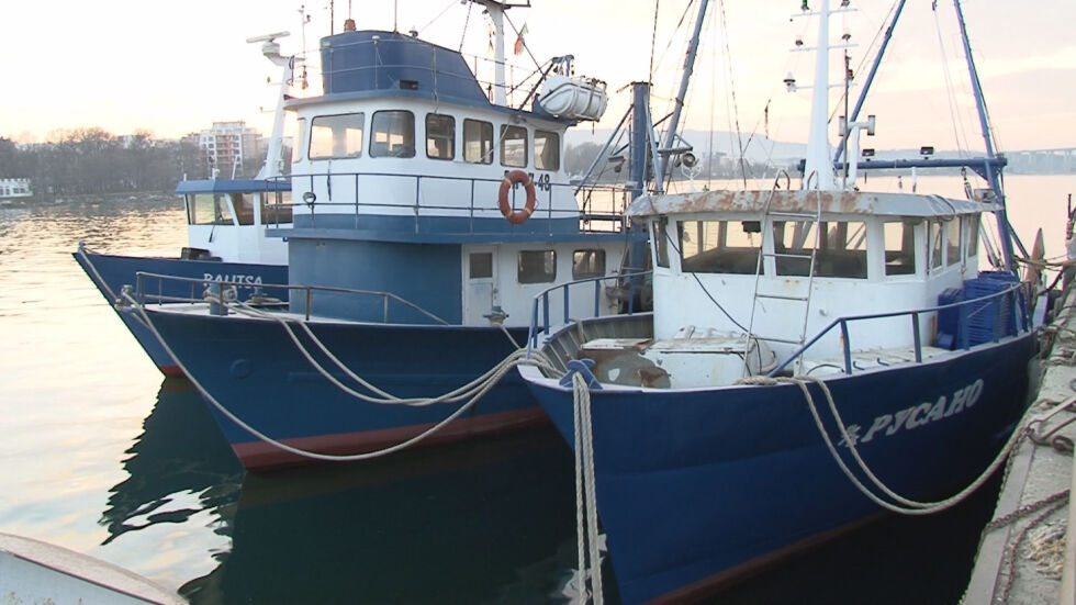 Рибари от цялото Черноморие излязоха на протест във Варна