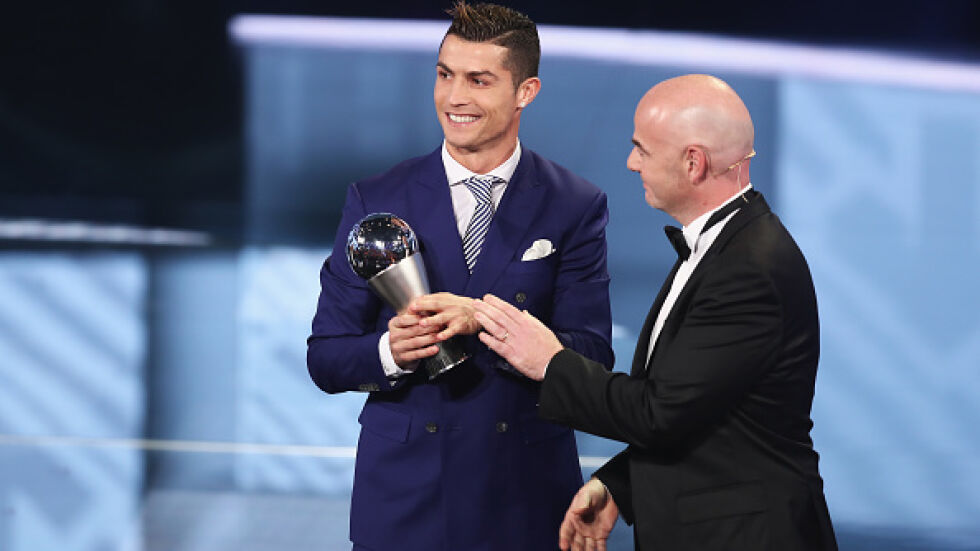 Кристиано Роналдо е "Най-добър футболист на ФИФА" за 2016 г.