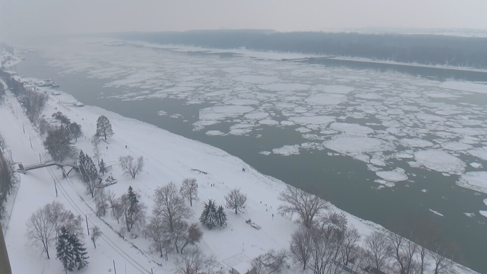 Дунав е пред пълно замръзване
