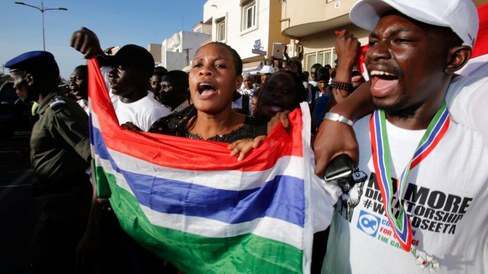 Криза в Гамбия: Бившият президент отказва да напусне властта