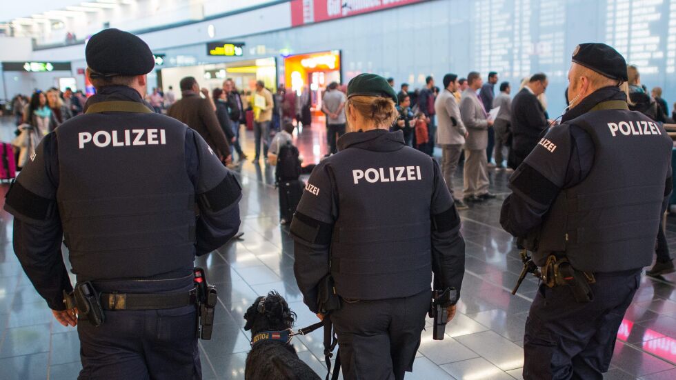 Във Виена арестуваха мъж за планиране на атентат  