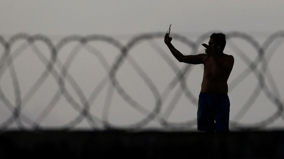 Почти 200 бразилски затворници избягаха след бунт (ВИДЕО)