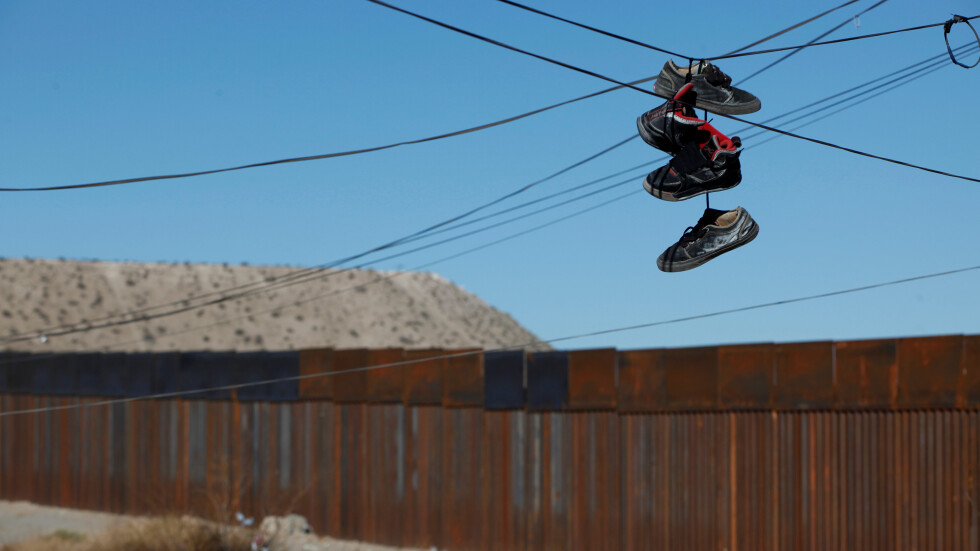 Американски съд разреши строежът на стената по границата с Мексико да продължи