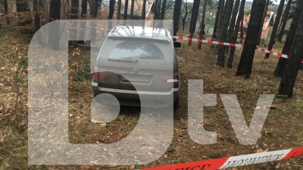 Убийствата в Нови Искър: Откриха изчезналия автомобил и тефтерче със сметки (СНИМКИ)