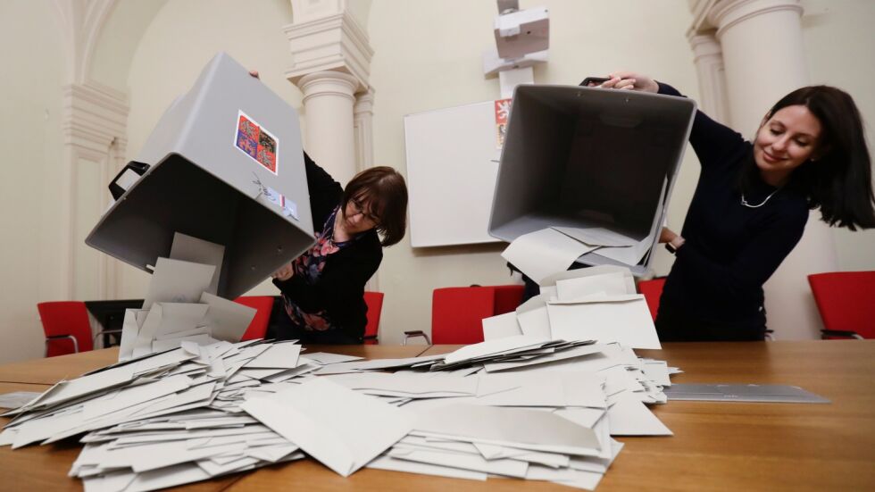 Милош Земан спечели първия тур на президентските избори в Чехия