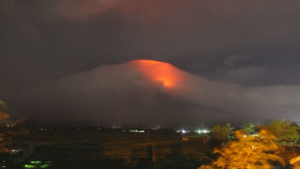 Над 3000 души са евакуирани във Филипините заради вулкан