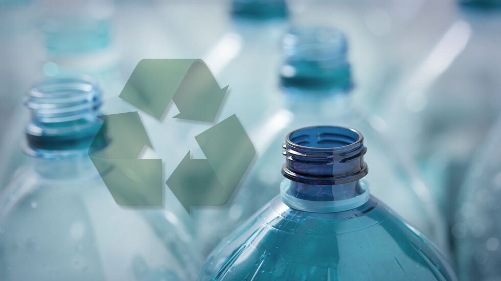 Учени откриха ензим, разграждащ пластмасови бутилки за часове