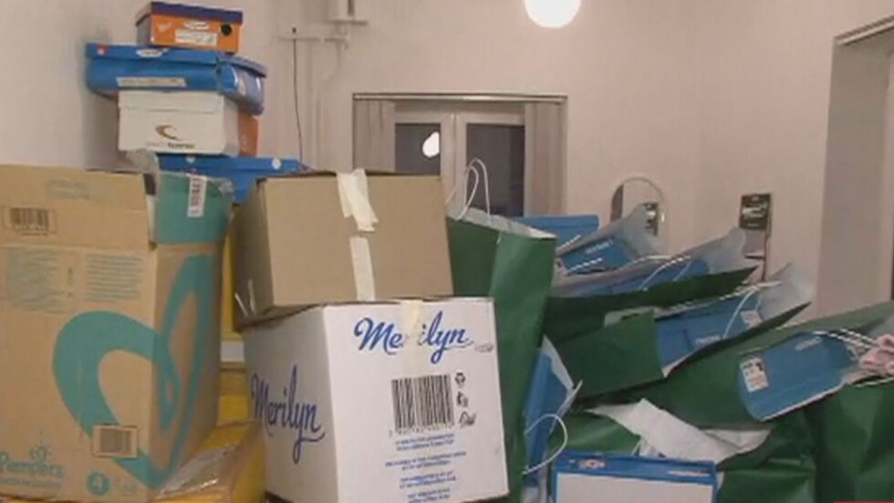 След призив за помощ: Десетки дариха дрехи и обувки за деца 