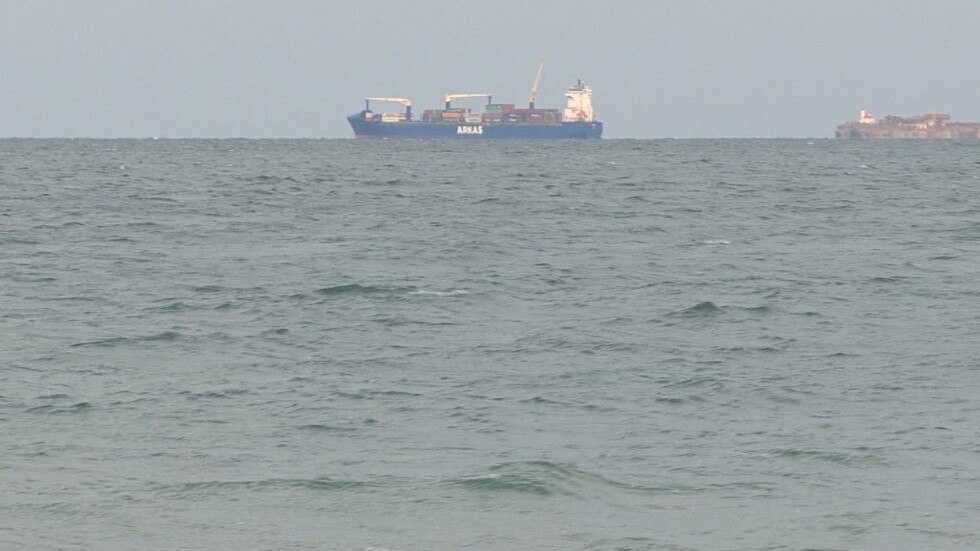 Турски кораб е произвел предупредителни изстрели срещу кипърски патрулен катер