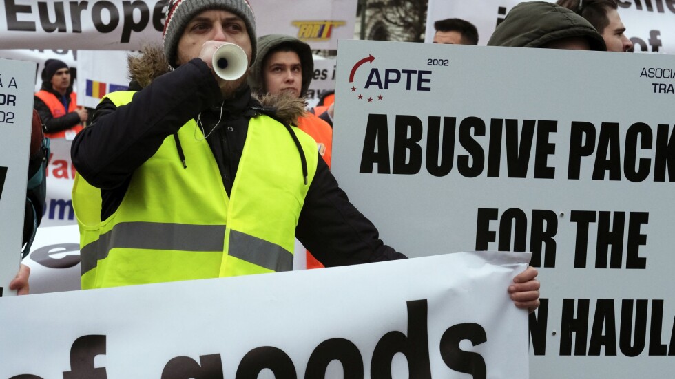 С жълти жилетки българските превозвачи излязоха на протест в Брюксел (СНИМКИ и ВИДЕО)