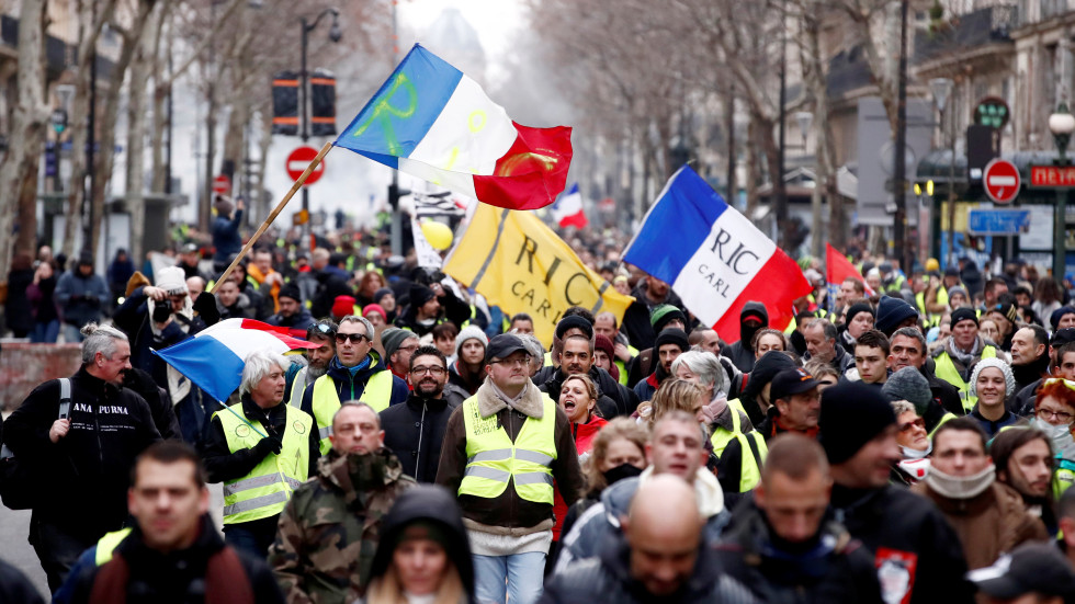 Над 150 са задържани на митинга на „жълтите жилетки” в Париж