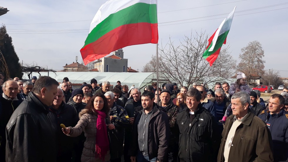 Жителите на Войводиново отново се събират на демонстрация