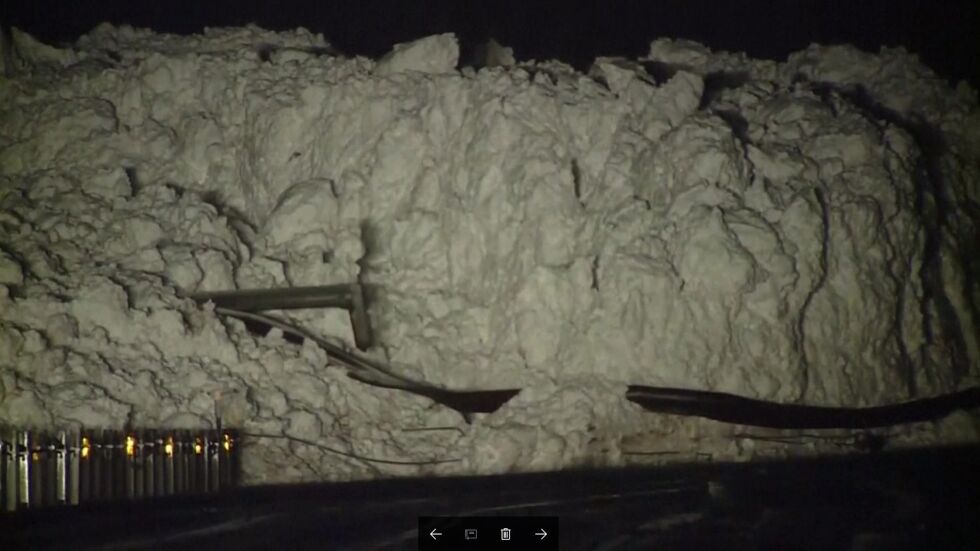 Огромна лавина блокира магистрала в щата Юта (ВИДЕО)