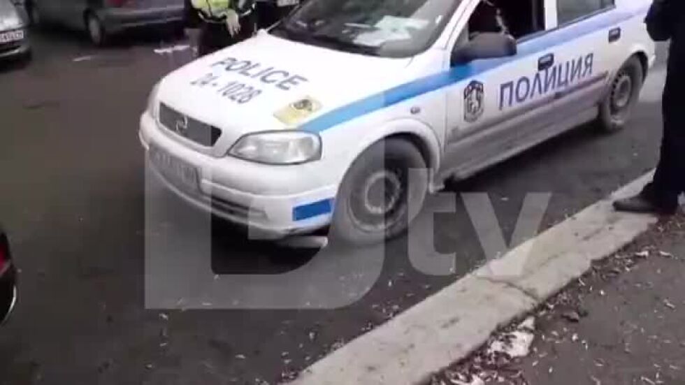 Кадри от сблъсъка шофьор – полицай в София (ВИДЕО)