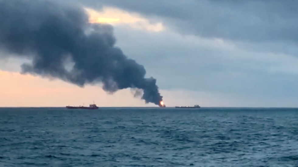 Нерегистриран пътник предизвика умишлен пожар на кораб 