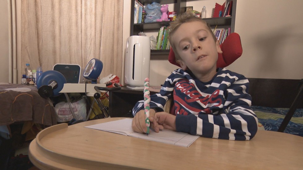 В Румъния започна лечението на 9-годишния Стефан