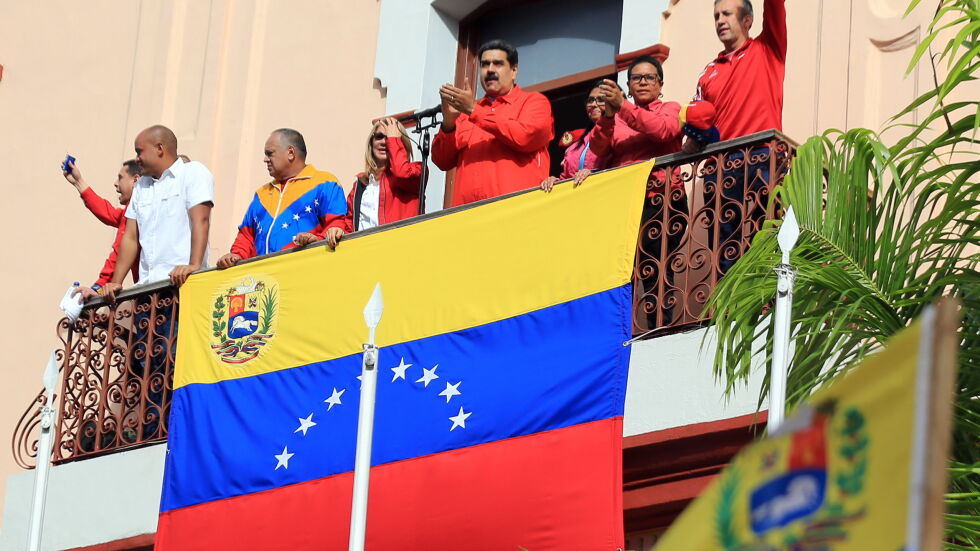 Венецуела с двама президенти: Москва и Пекин застанаха зад Мадуро