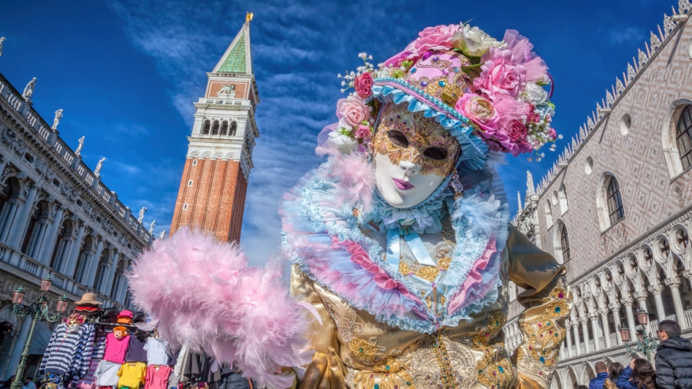 В месеца на любовта: Как да пътуваме изгодно до Венеция