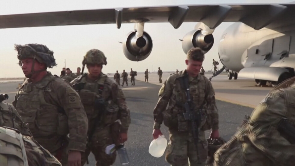 Американският министър на отбраната отрече САЩ да се изтеглят от Ирак