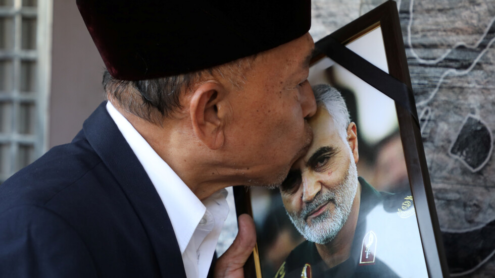 Погребението на убития генерал Касем Сулеймани ще е днес в Иран