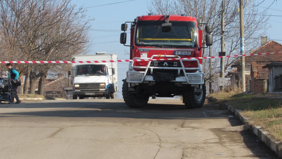 Евакуираха детска градина и училище след взрива във Ветово