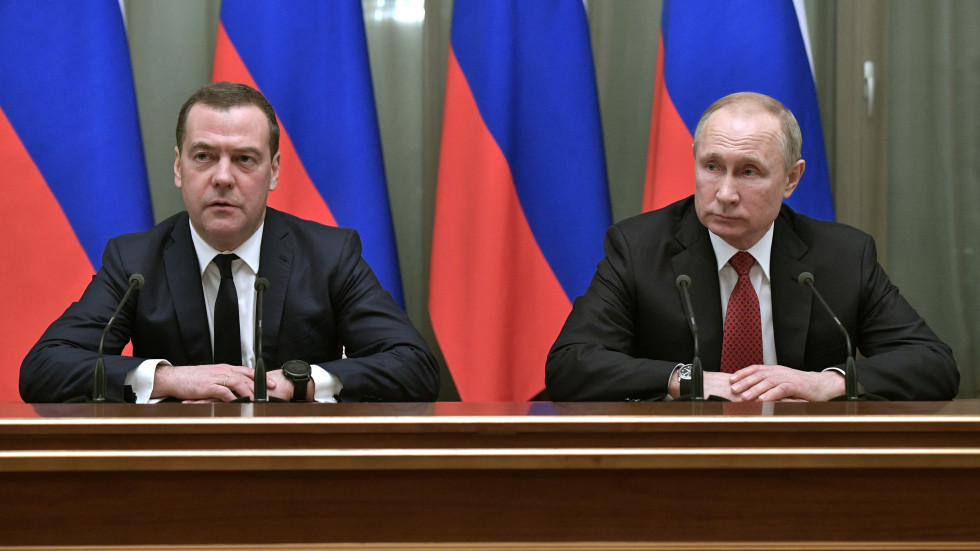 Дмитрий Медведев подаде оставка като премиер на Русия