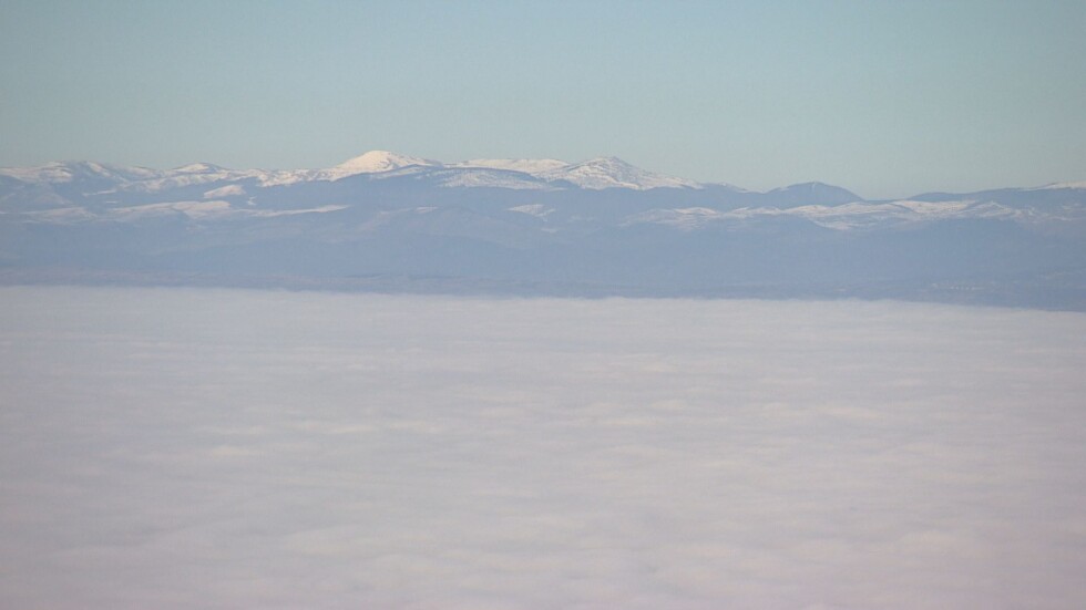 Бяла пелена над София, столицата е на 22-ро място по мръсен въздух в света