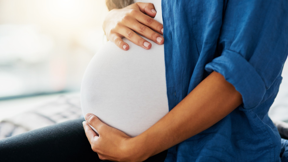 Щабът: Бременните са по-податливи на заразяване с коронавируса