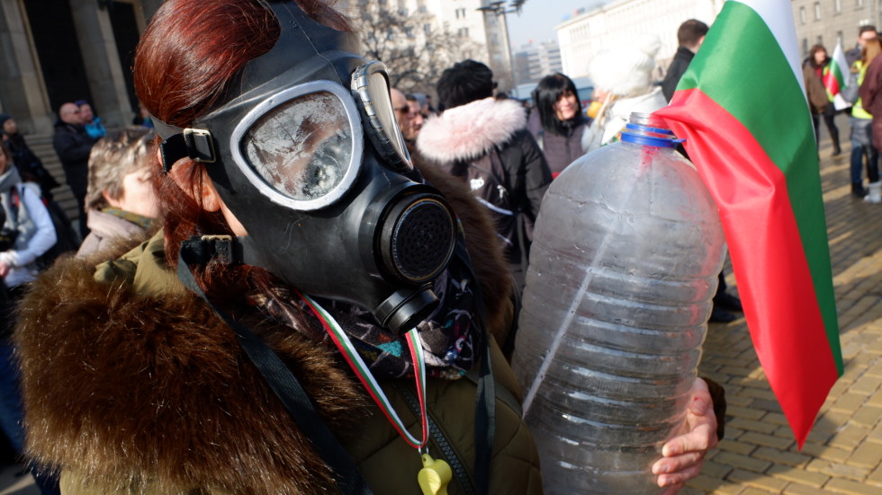 Национален протест в София срещу горенето на боклук и водната криза