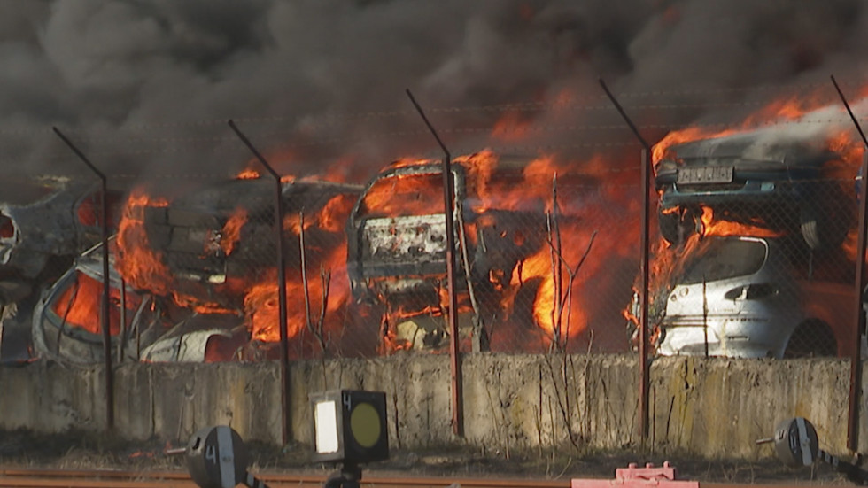 Версия: Автоморгата в Хасково, която вчера горя, е работила незаконно