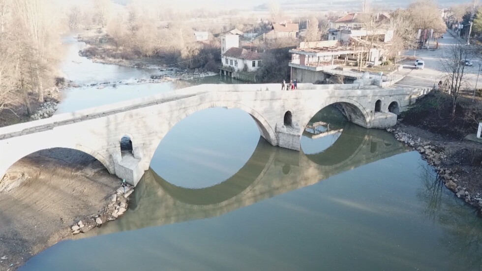 Реставрация на античен мост в Невестино предизвика недоволството на местните