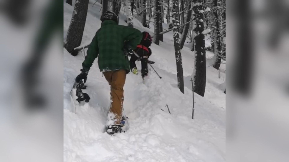 Лавини паднаха в Пирин, спасители помогнаха на бедстващ сноубордист