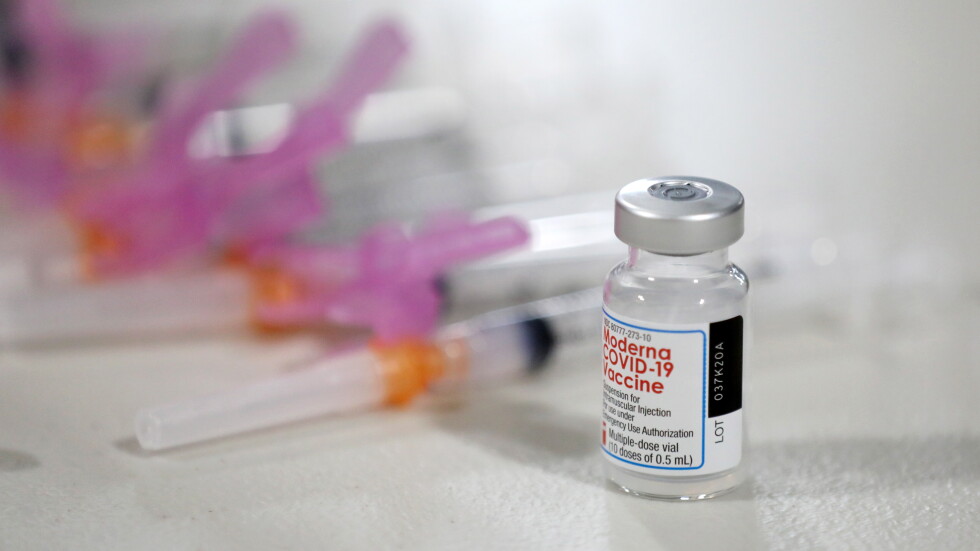 В България пристигат първите дози от ваксината на „Модерна“