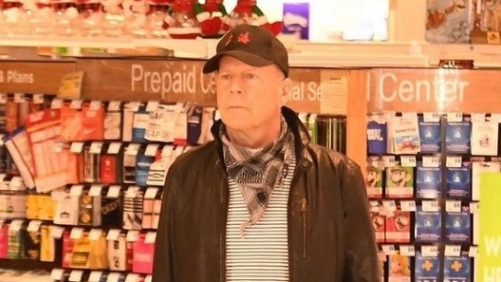 "Умирай трудно": Брус Уилис помолен да напусне аптека, не носел защитна маска