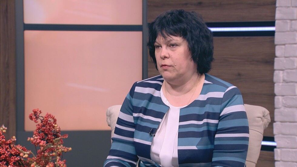 Таня Михайлова: Има готовност от следващата седмица да започне ваксинирането на учителите