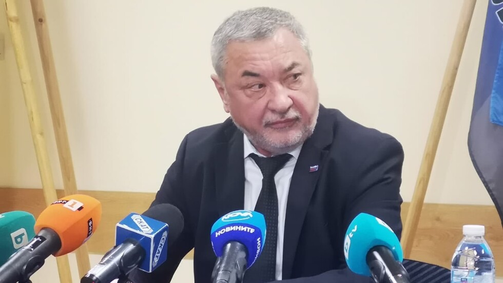 Валери Симеонов: НФСБ е с ВМРО на изборите. Засега