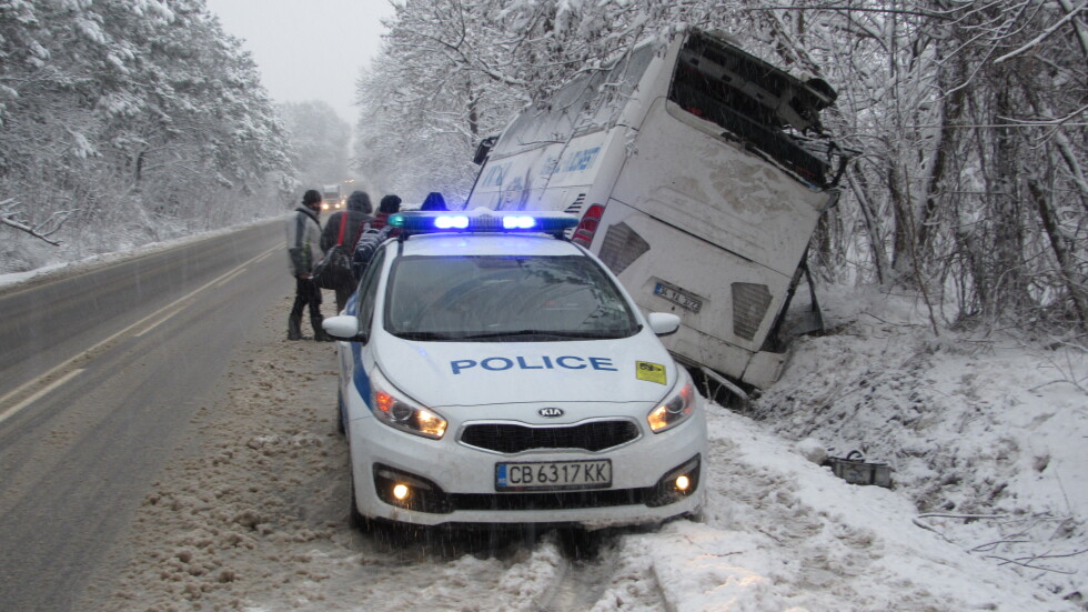 Турски автобус катастрофира на пътя Русе – Бяла (СНИМКИ)