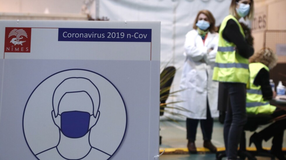 Ваксинирането срещу COVID-19: Забавянето предизвика гняв сред французите