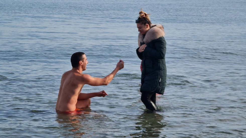 Предложение за брак при ваденето на кръста в Созопол