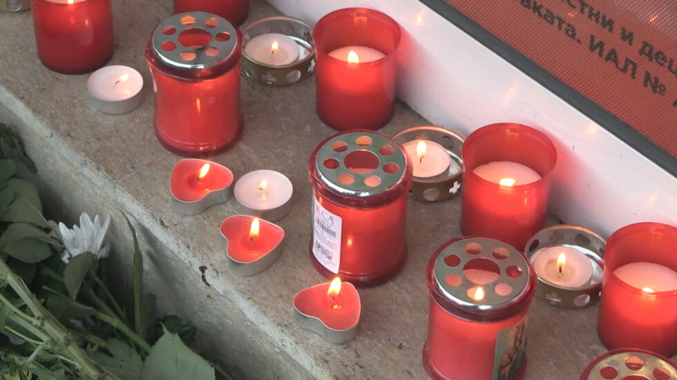 Приятели и колеги на жестоко убитата в Русе жена организираха бдение