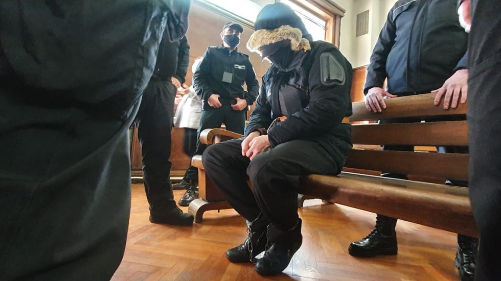 Оставиха в ареста обвиняемите за жестокото убийство в Русе 