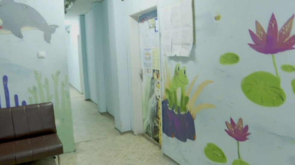 В името на децата: Защо рапърът NDOE преобрази детското отделение в Стара Загора?