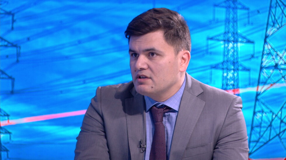 Лъчезар Богданов пред bTV: Бюджет 2022 очевидно е бюджет без някакви големи реформи