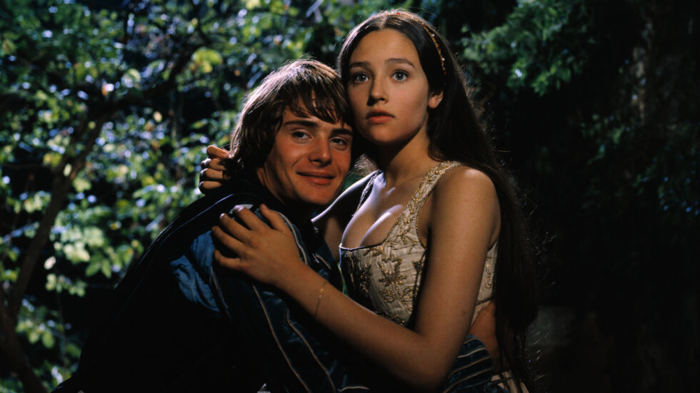 Звездите от филма "Ромео и Жулиета" (1968) съдят киностудио заради гола сцена