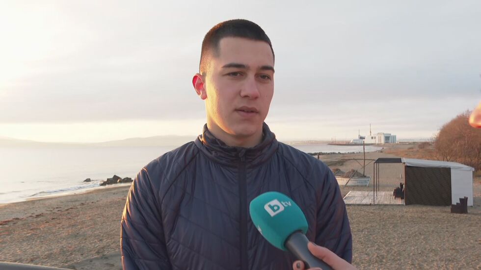 17-годишният Андрей, хванал кръста в Бургас: Искам да сме здрави