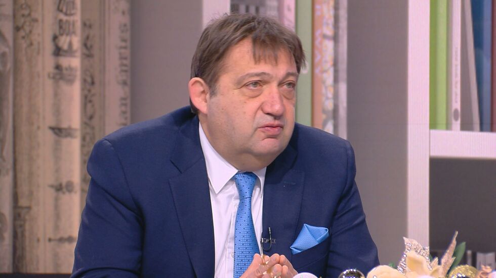 Министър Шишков: Проблемът с жълтите павета е много сериозен, пред очите ни са