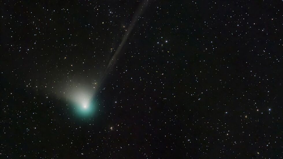 Зелена комета минава покрай Земята за първи път от 50 000 години